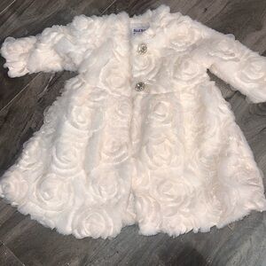 Blueberi Boulevard Cream Rose Pattern Kids Cape